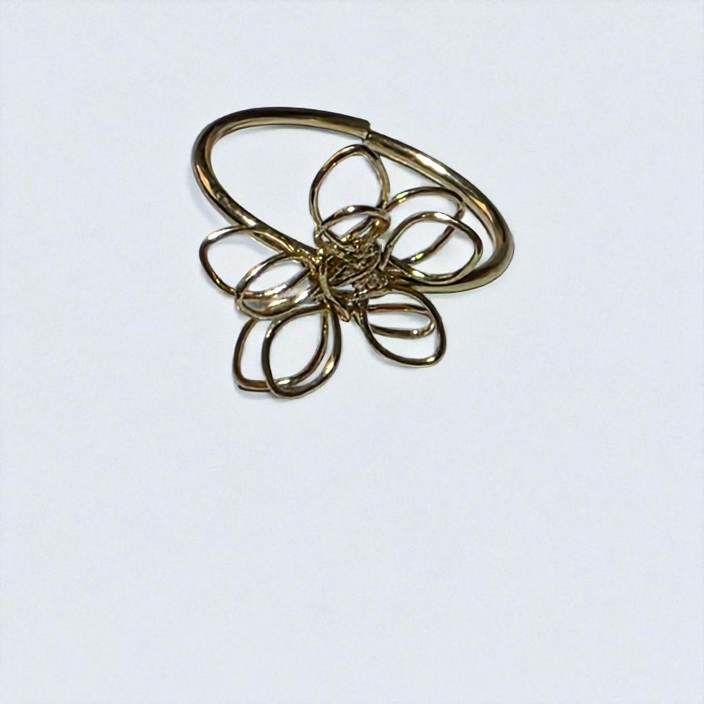 Delicate Gold Floral Ring